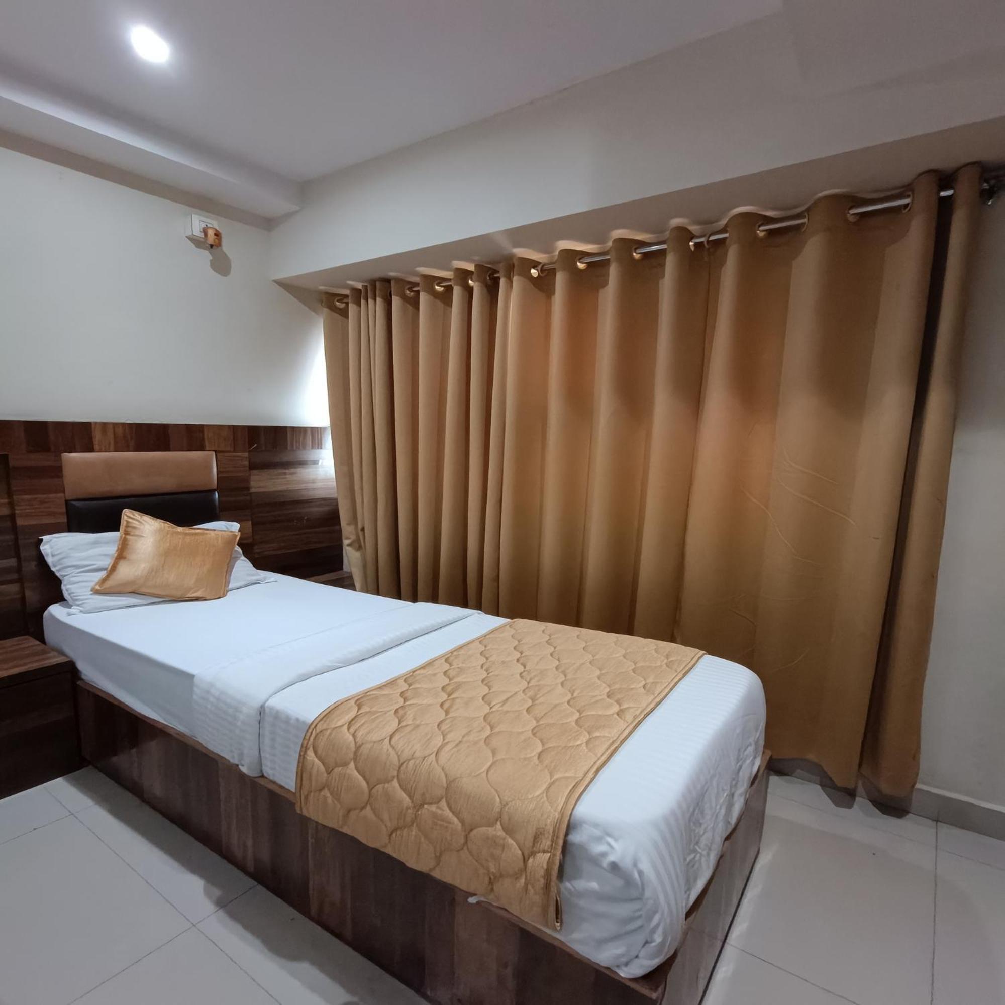 Rk Hotel-Near Grant Road Railway Station Mumbai Luaran gambar